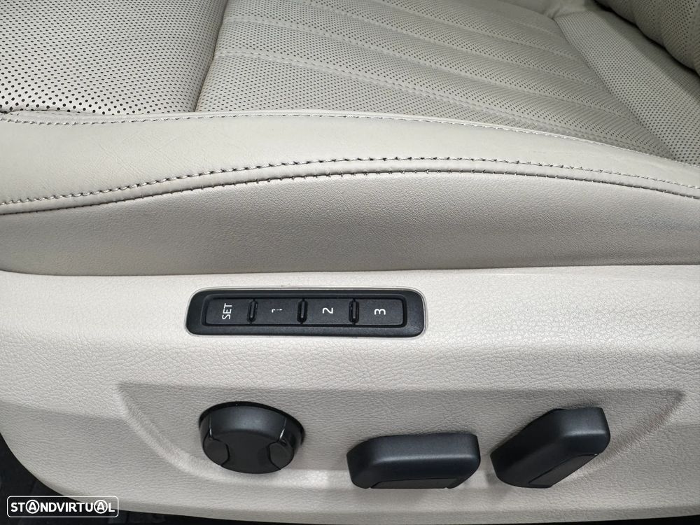 Skoda Superb 2.0 TDI Laurin&Klement DSG - 16