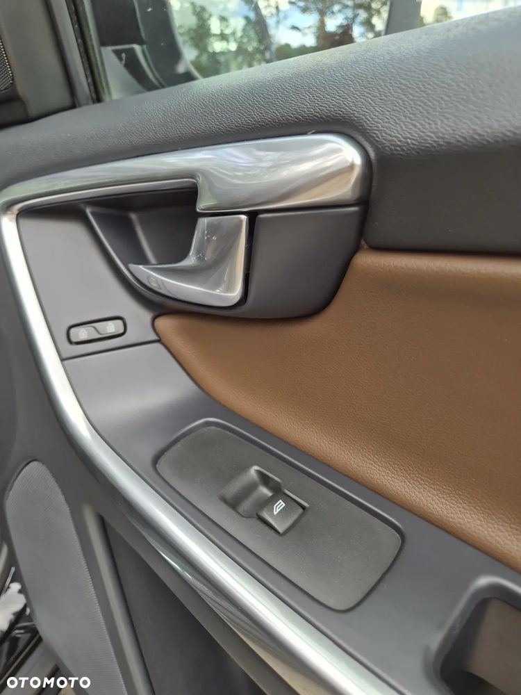Volvo XC 60 D4 Geartronic Momentum - 8