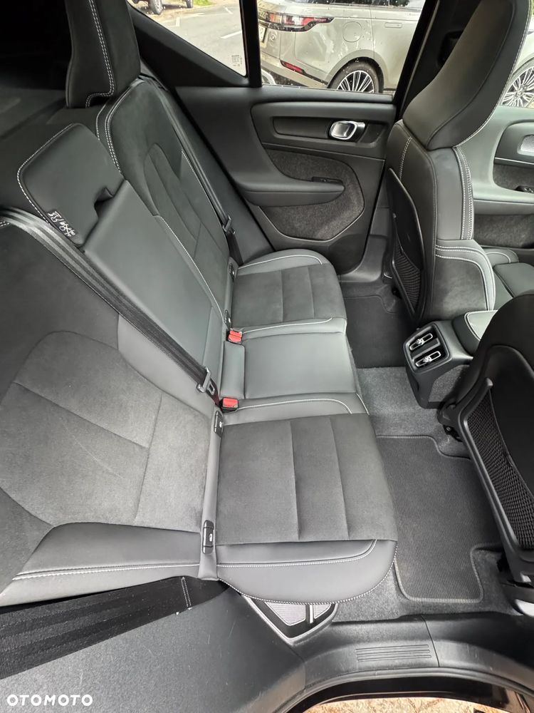 Volvo XC 40 B4 B DKG Ultimate Dark - 23