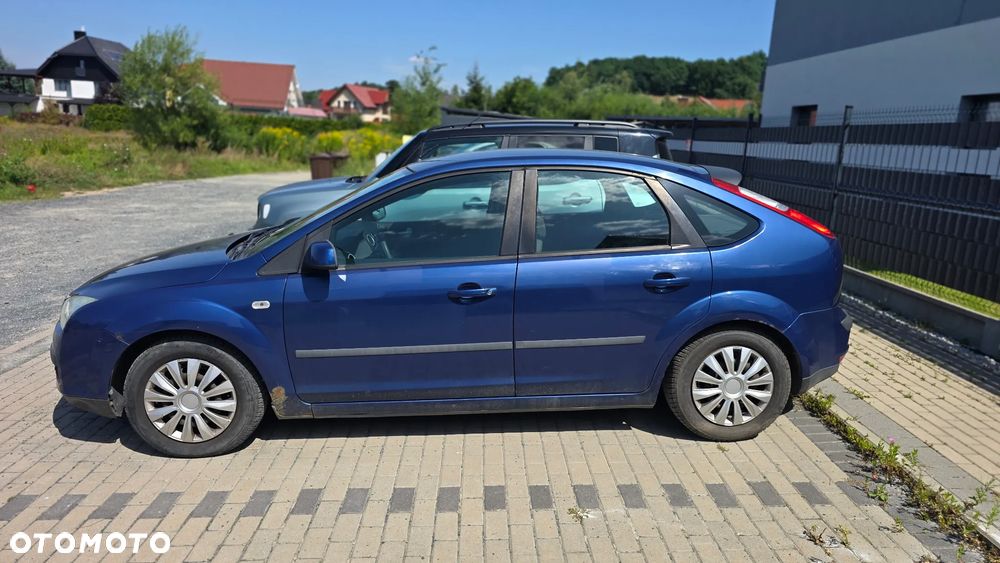 Ford Focus 1.6 Ambiente - 2