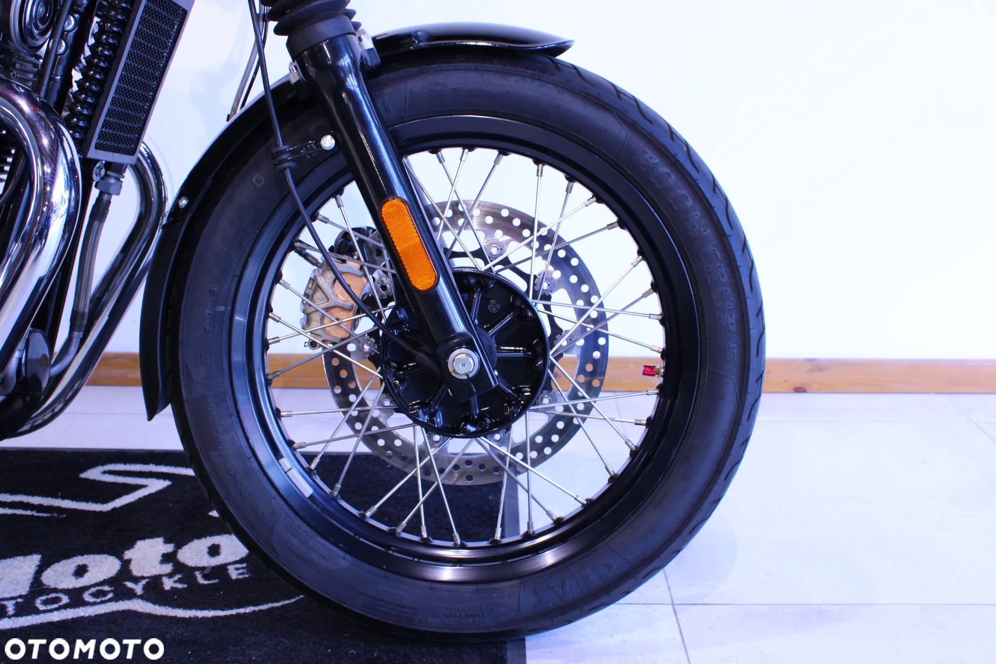 Royal Enfield Continental - 21