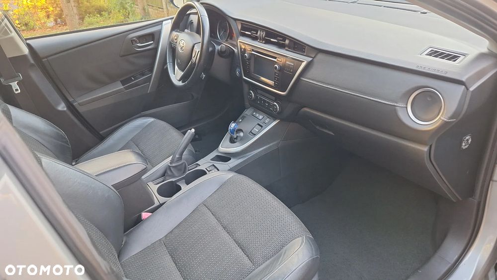 Toyota Auris 1.8 HSD Luna - 24