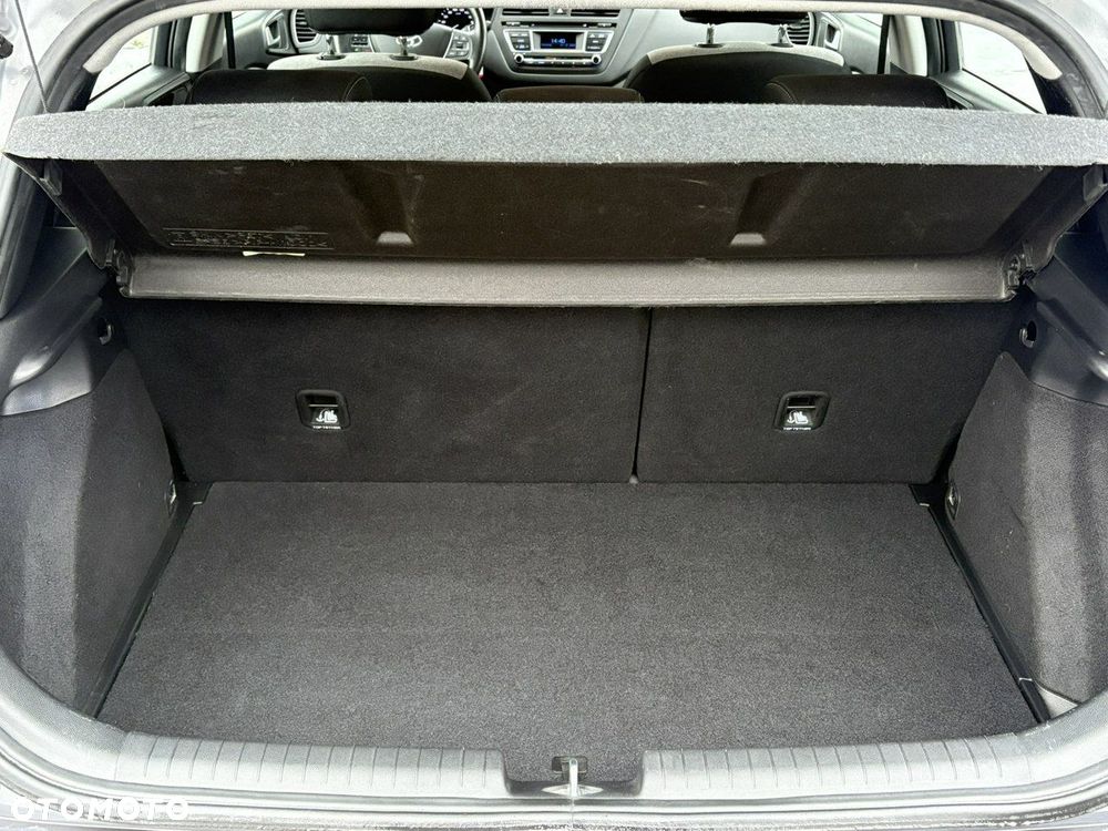 Hyundai i20 1.2 YES Gold - 11