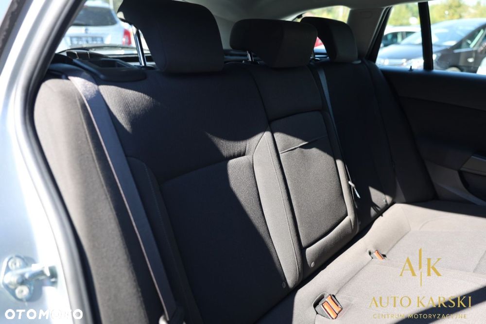 Opel Insignia - 35
