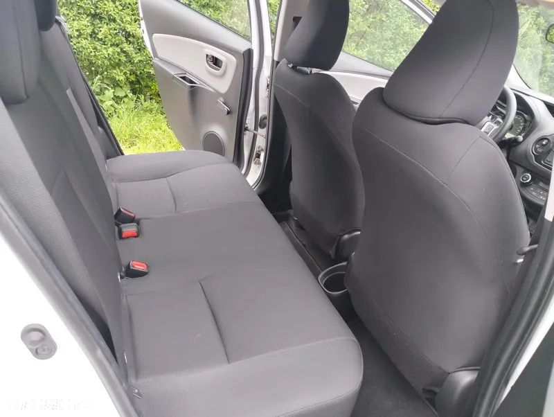 Toyota Yaris - 10