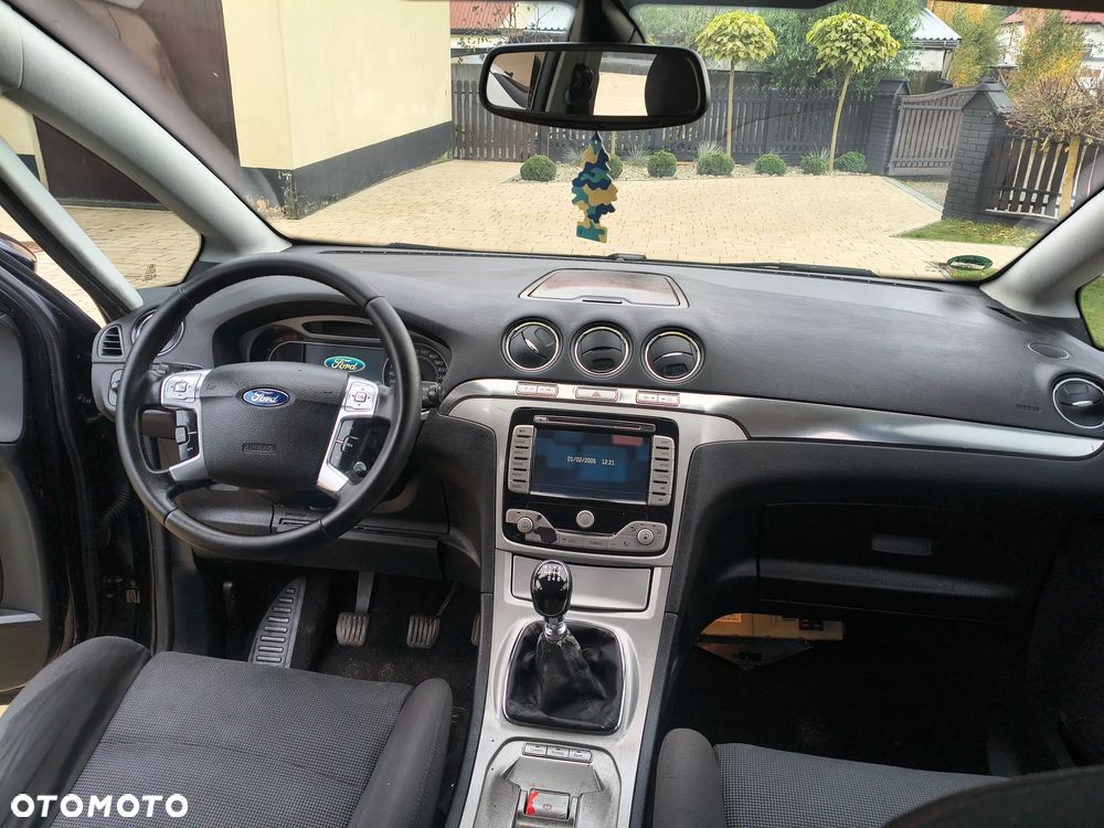 Ford S-Max - 13