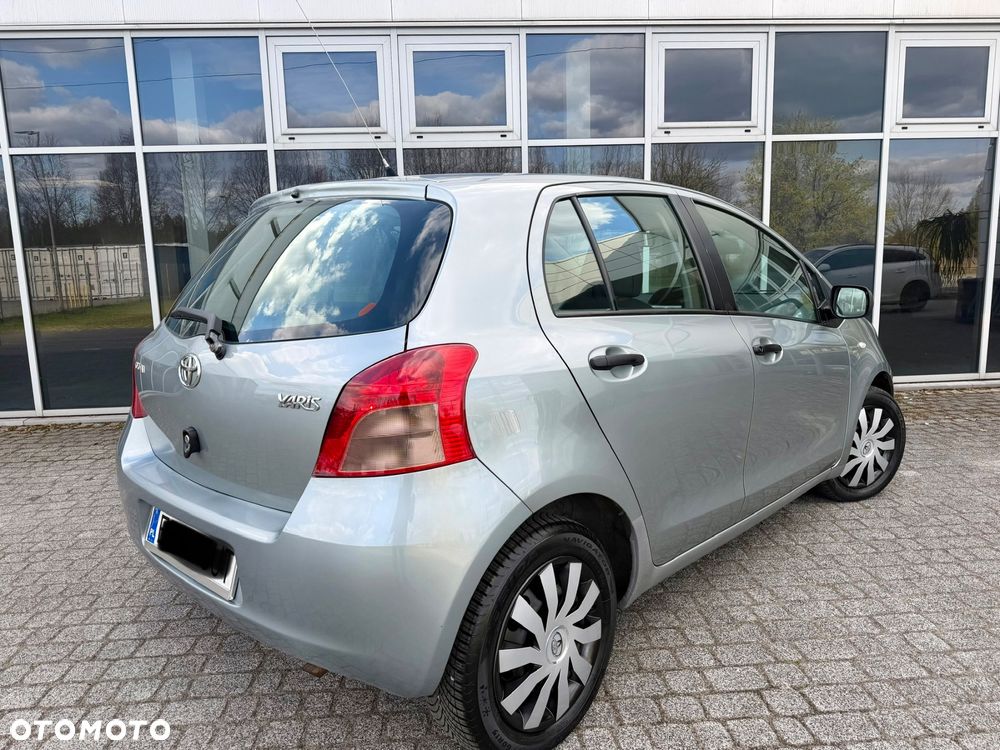 Toyota Yaris 1.3 Luna A/C - 4