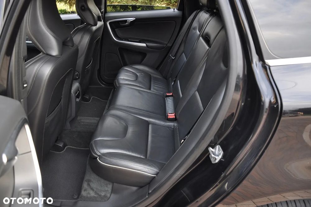 Volvo XC 60 D5 AWD RDesign - 27