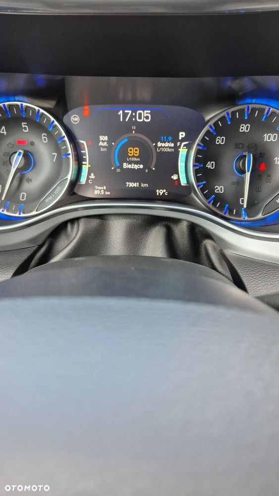 Chrysler Pacifica - 26