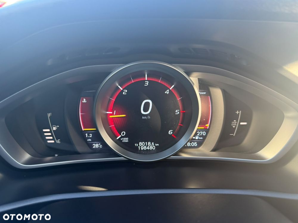 Volvo V40 D2 Momentum - 27