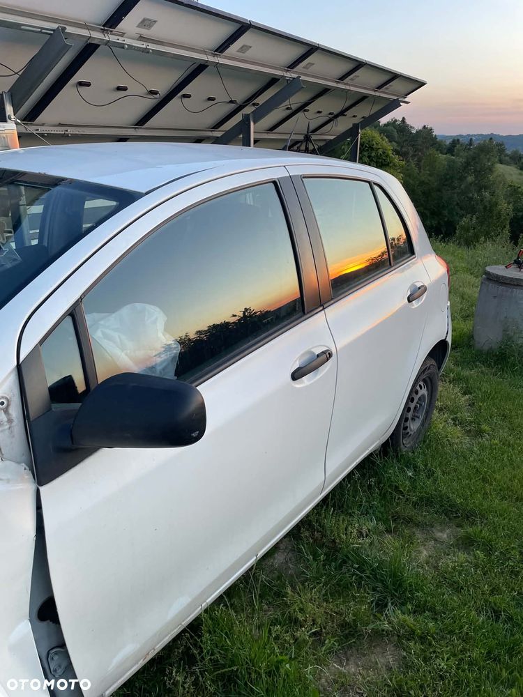 Toyota Yaris 1.0 Entry EU5 - 14
