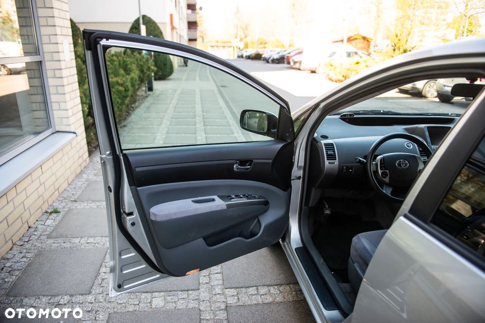 Toyota Prius 1.5 VVT-i Prestige - 16