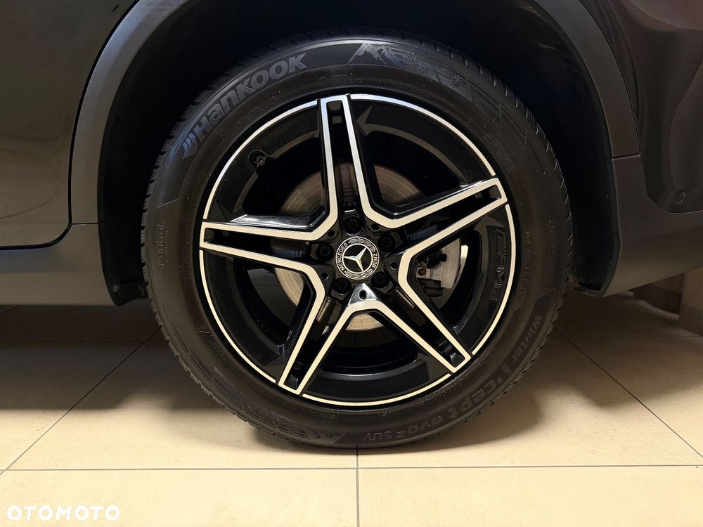 Mercedes-Benz GLC 200 4Matic 9G-TRONIC AMG Line Plus - 36
