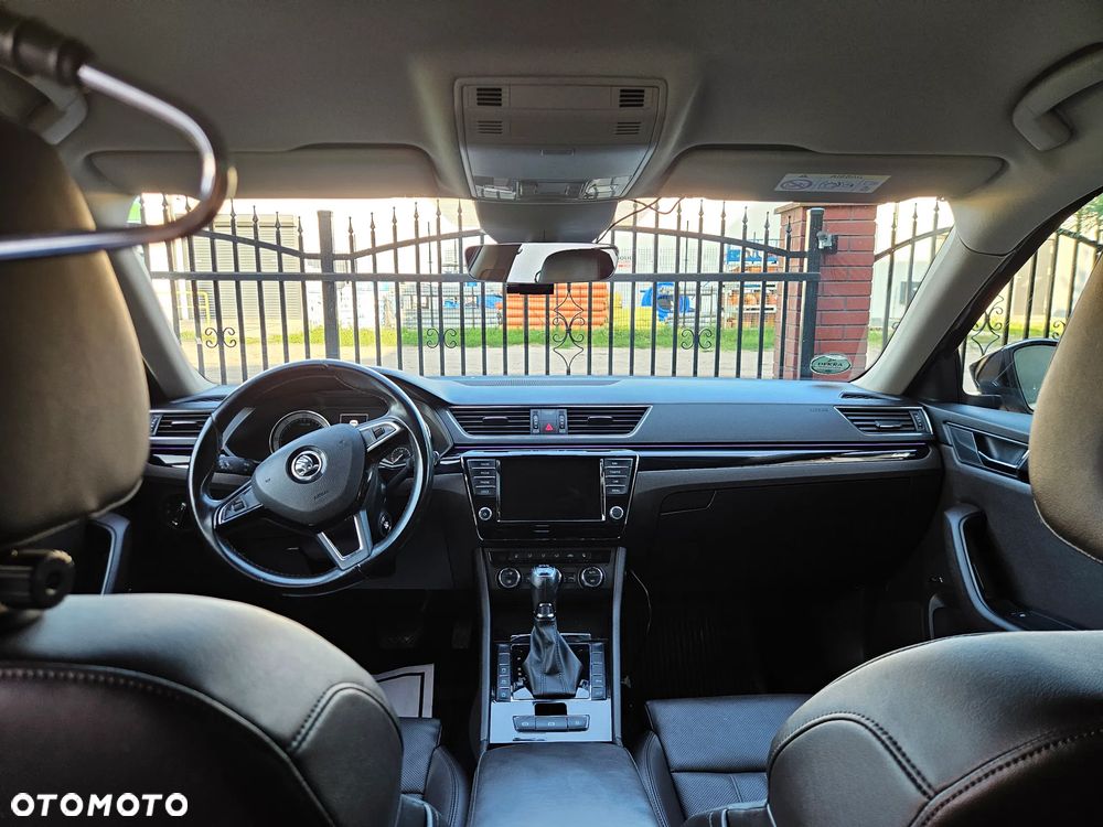 Skoda Superb 2.0 TDI L&K DSG - 13