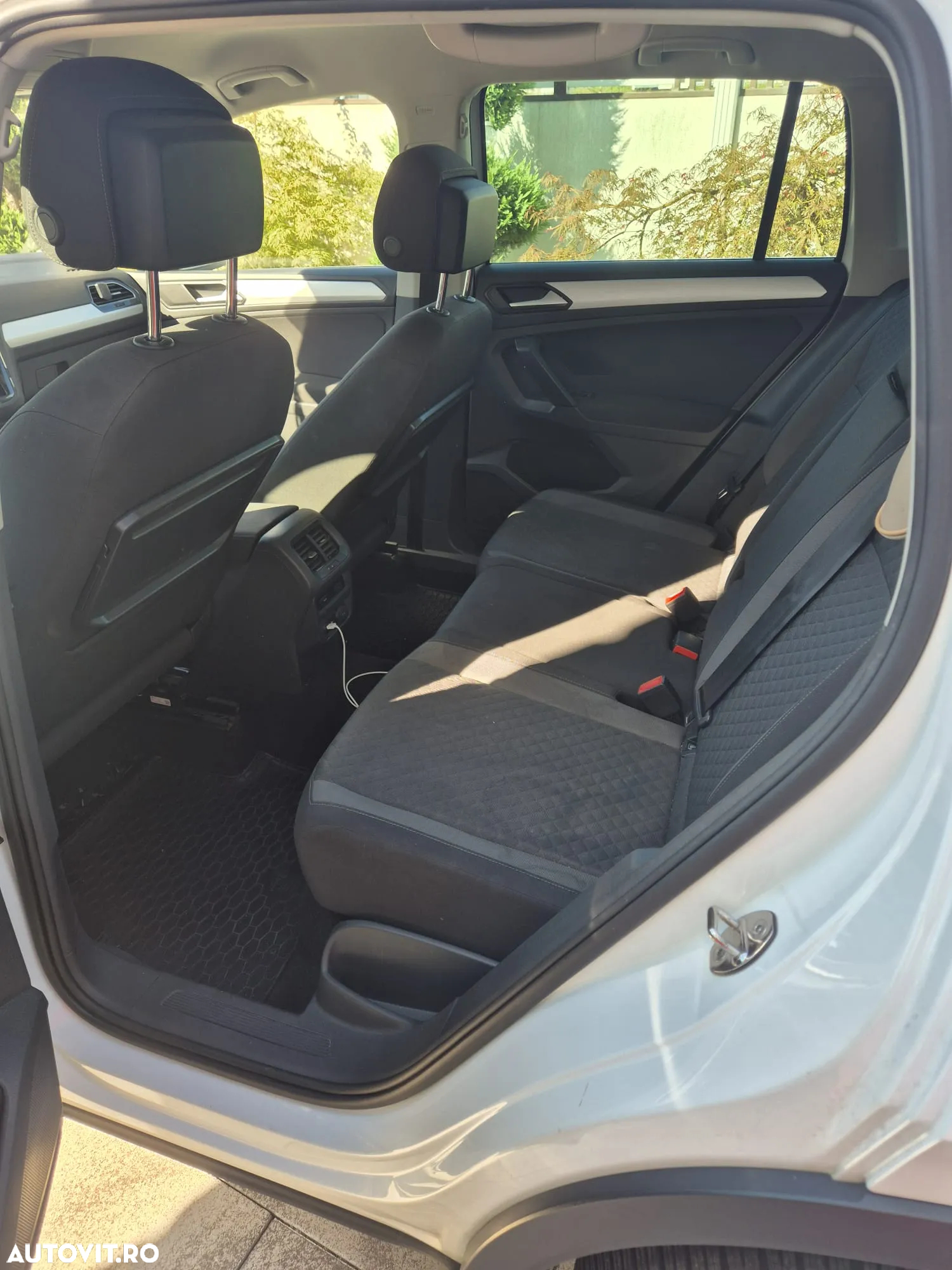 Volkswagen Tiguan - 9