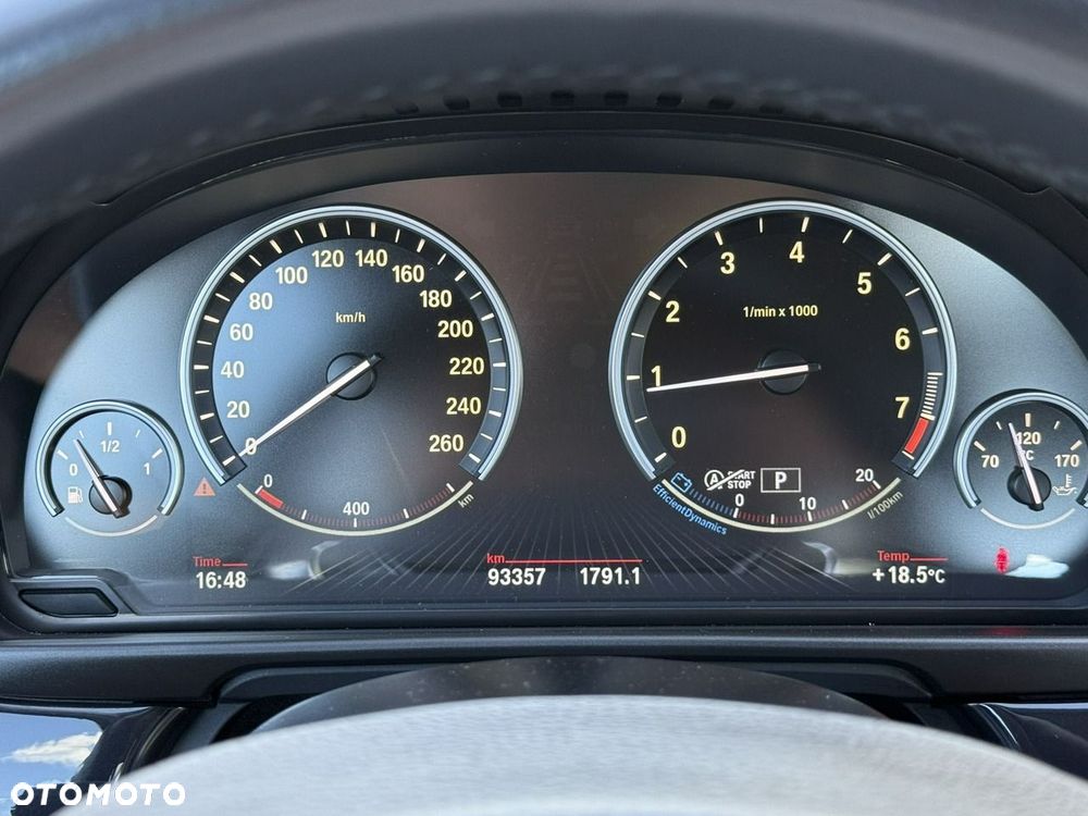 BMW Seria 5 528i Sport-Aut - 24