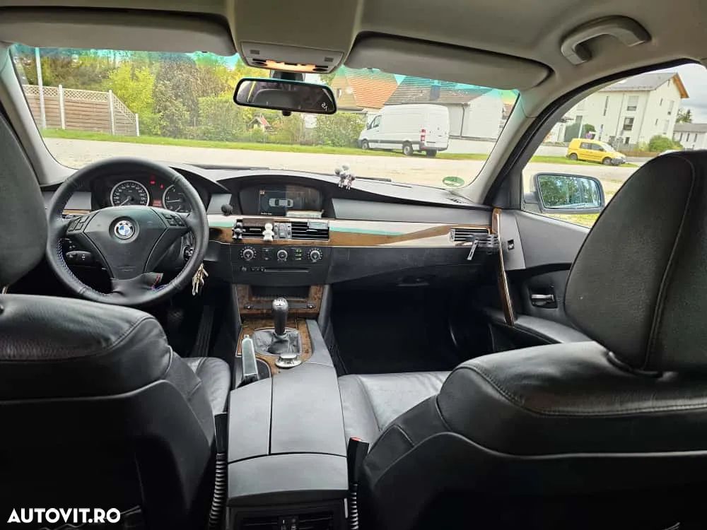 BMW Seria 5 525d Touring - 12