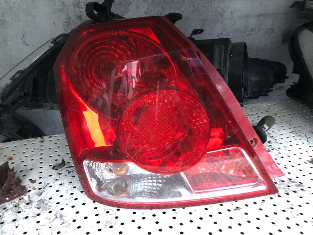 Daewoo Kalos Chevrolet Aveo 33u DRZWI TYLNE KLAPA LAMPA TYL - 8