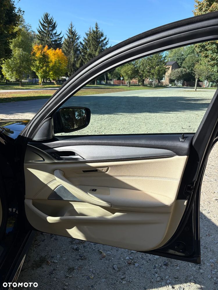 BMW Seria 5 540i xDrive M Sport sport - 24