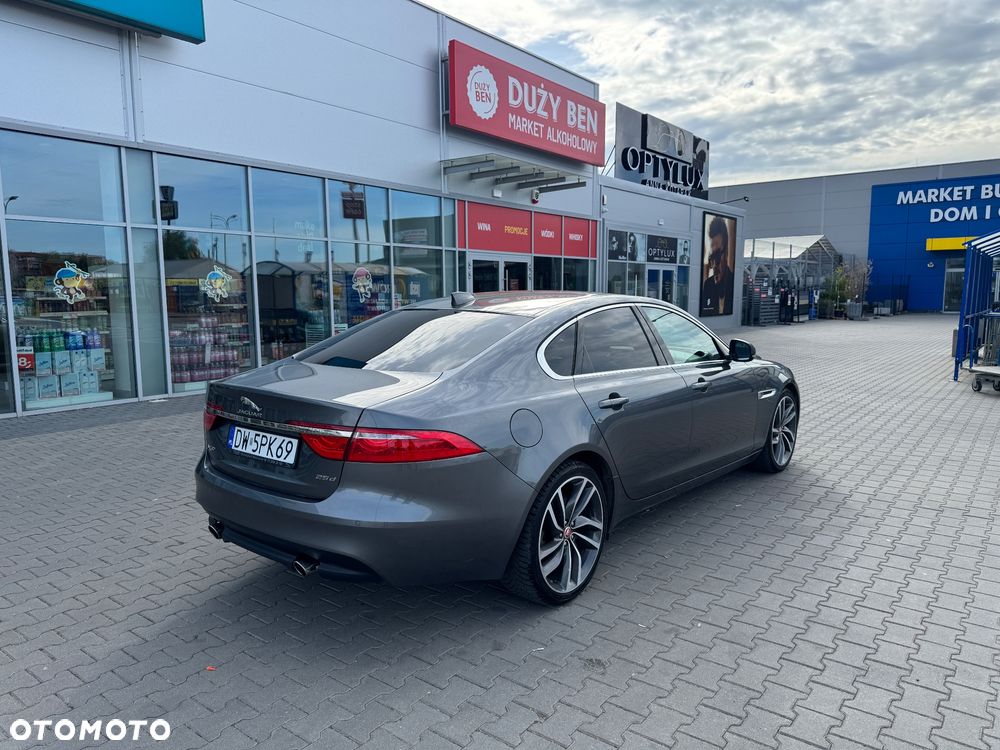 Jaguar XF - 5