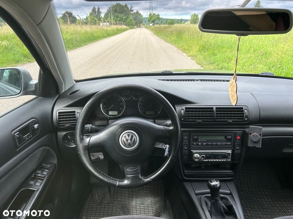 Volkswagen Passat 1.6 Comfortline - 8