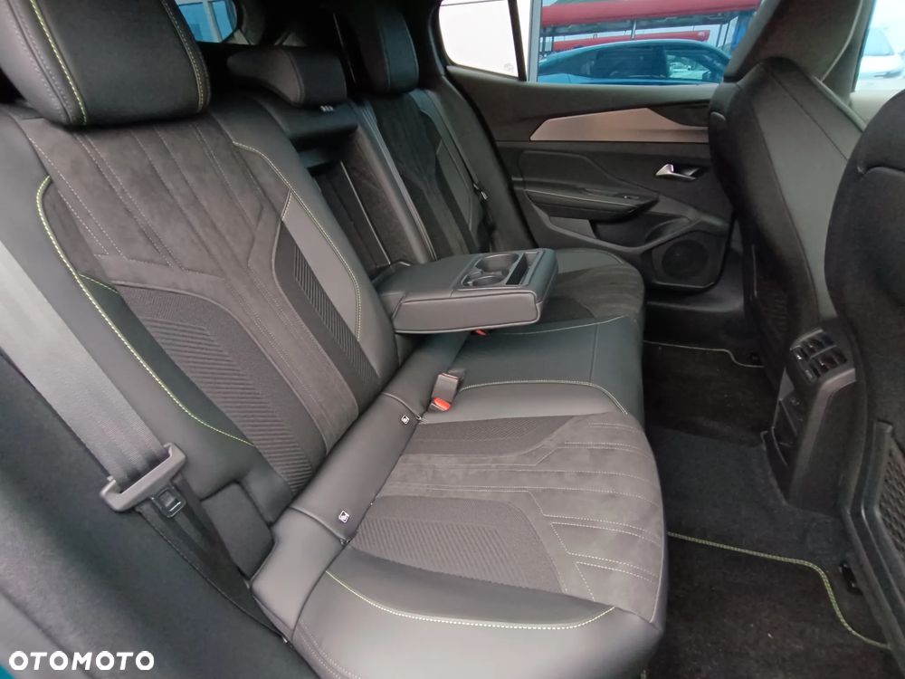 Peugeot 408 1.2 PureTech mHEV GT S&S e-DCS6 - 18