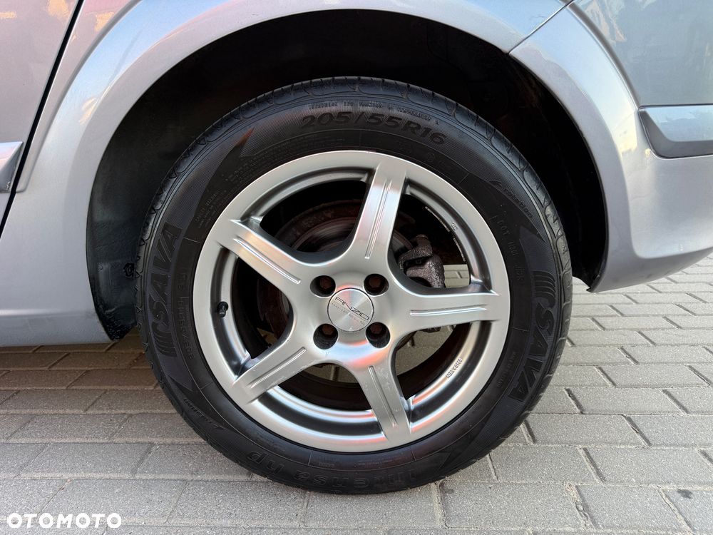 Opel Astra 1.6 Enjoy - 10