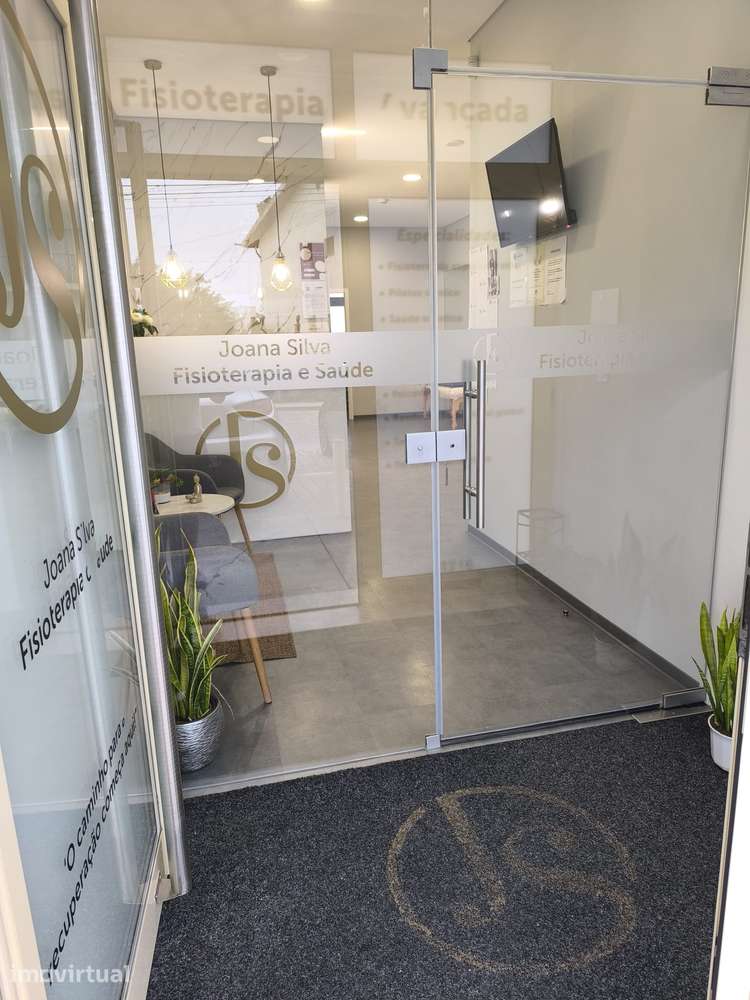 Gabinete Médico + Ginásio (LER DESCRIÇÃO) - Grande imagem: 2/14