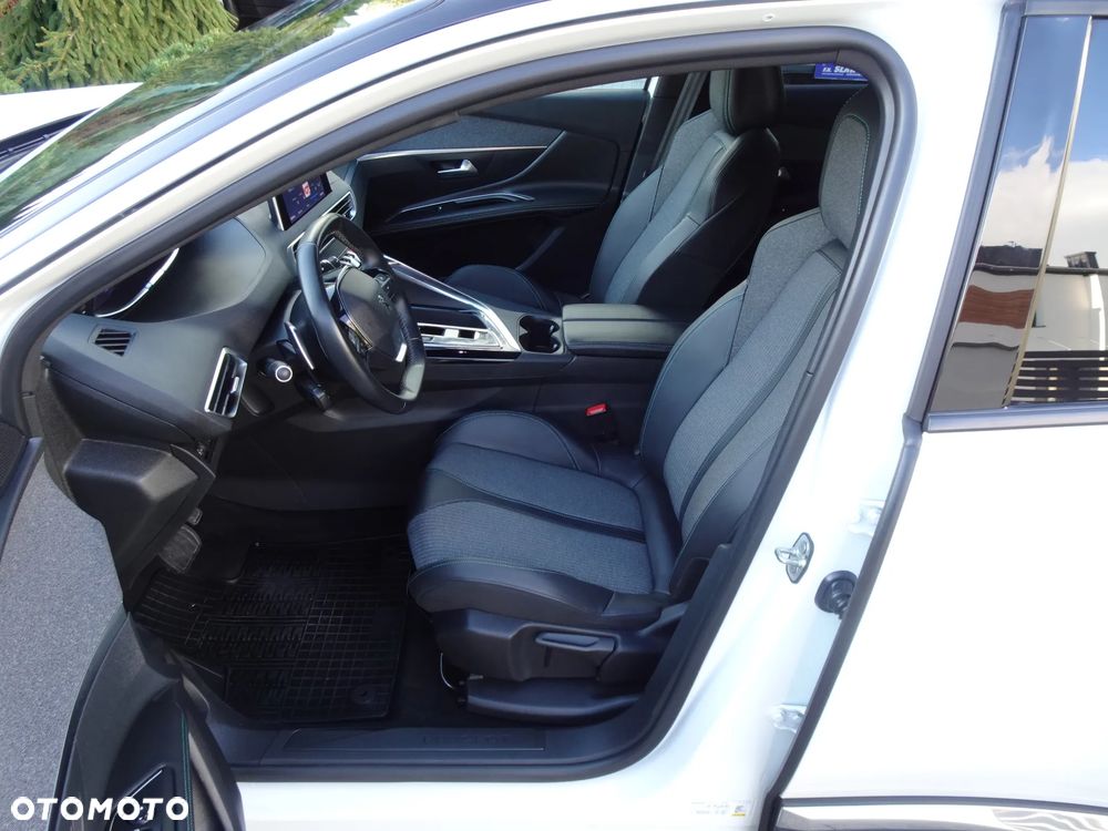 Peugeot 3008 1.5 BlueHDi Allure Pack S&S EAT8 - 21