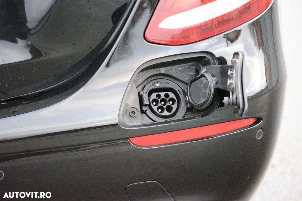 Mercedes-Benz E 300 de 9G-TRONIC - 9