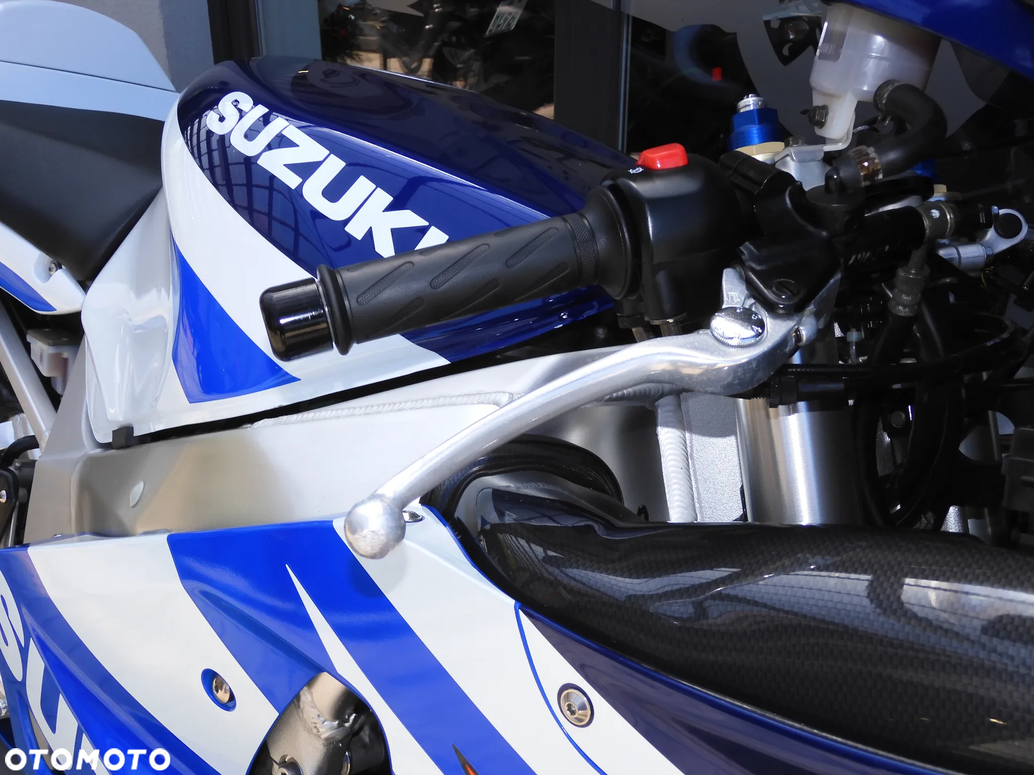 Suzuki GSX-R - 16