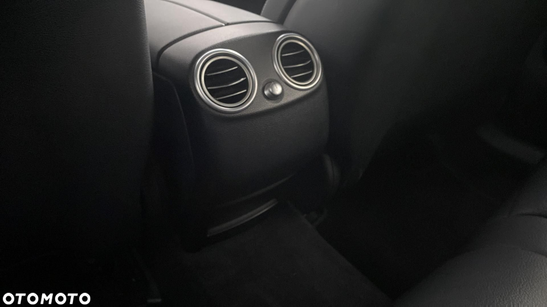 Mercedes-Benz GLC - 22