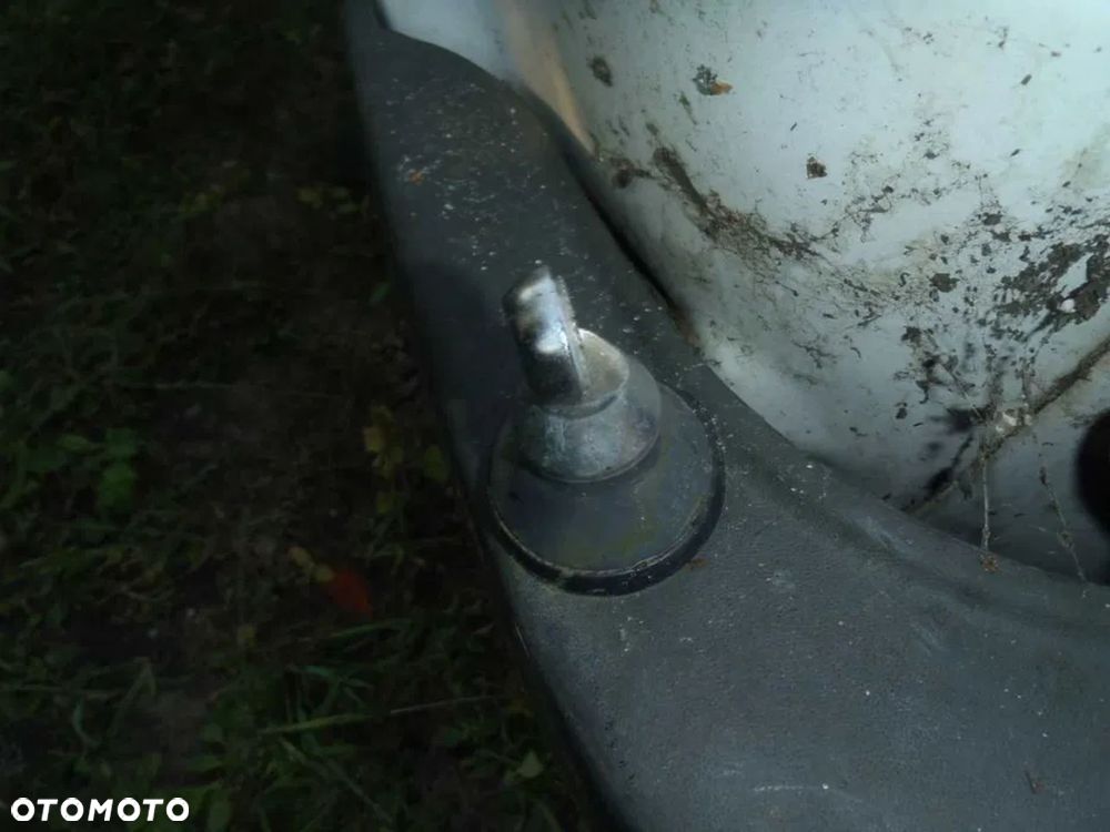 osłona nakładka zaślepka plastik lampy wlot pokrywa fiat 126p maluch - 3