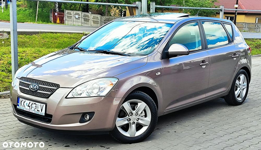 Kia Ceed 1.4 Comfort + - 23