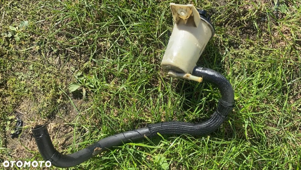 ZBIORNICZEK WSPOMAGANIA FORD USA MUSTANG V GT - 1