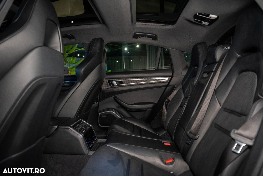 Porsche Panamera - 30