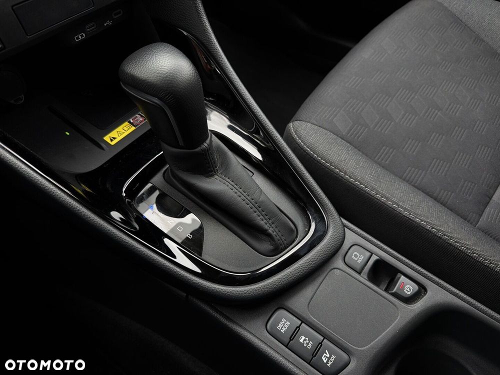 Toyota Yaris Hybrid 1.5 Style - 12