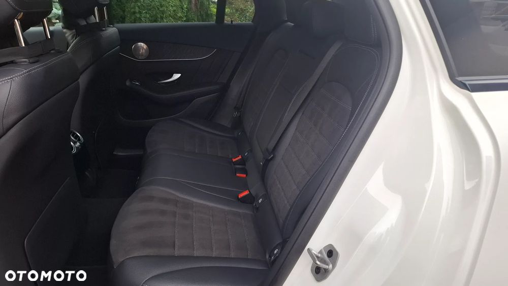 Mercedes-Benz GLC 200 d 4Matic 9G-TRONIC Exclusive - 27