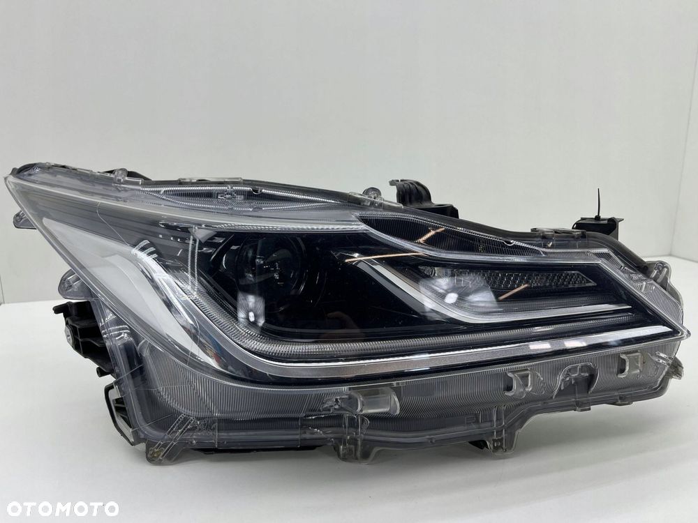 TOYOTA COTOLLA E21 PRAWA LAMPA FULL LED EUROPA 81110-02T51