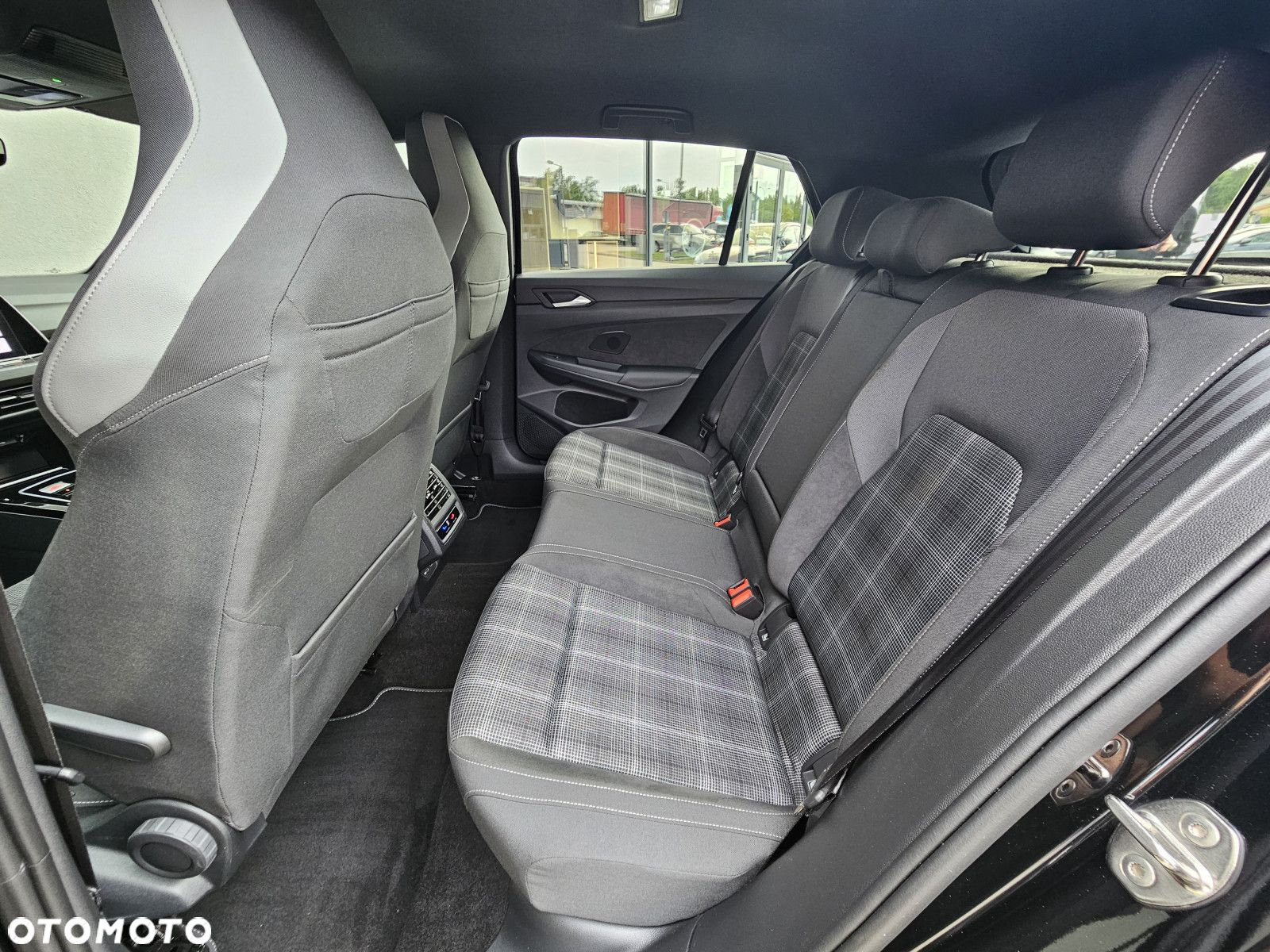 Volkswagen Golf - 27