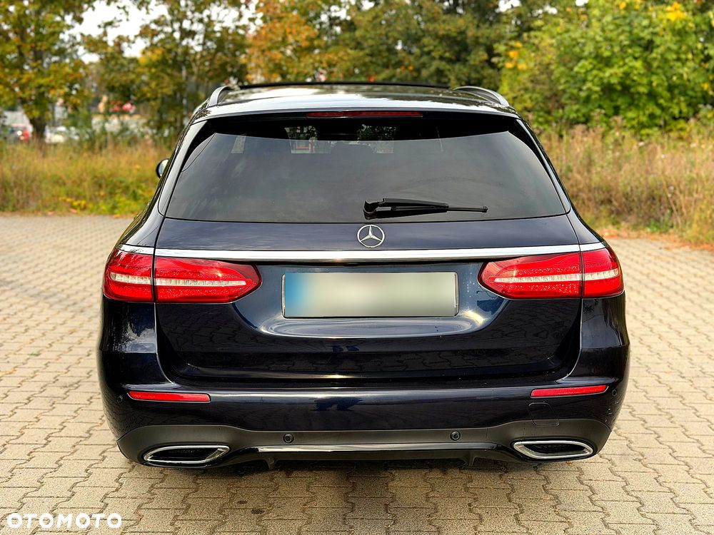 Mercedes-Benz Klasa E 220 d 4Matic 9G-TRONIC AMG Line - 10