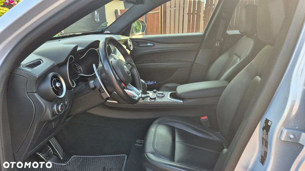 Alfa Romeo Stelvio 2.0 Turbo TI Q4 - 9