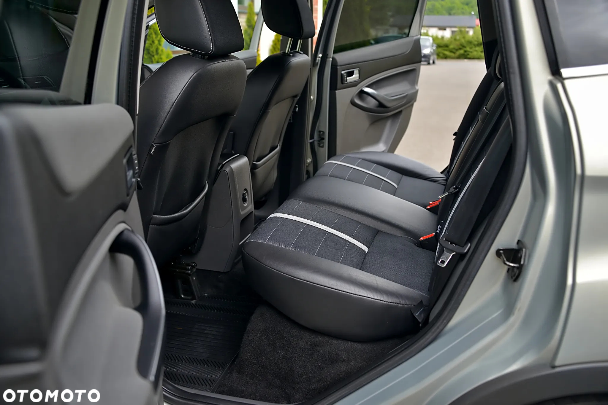 Ford Kuga 2.0 TDCi 4x4 Titanium - 28