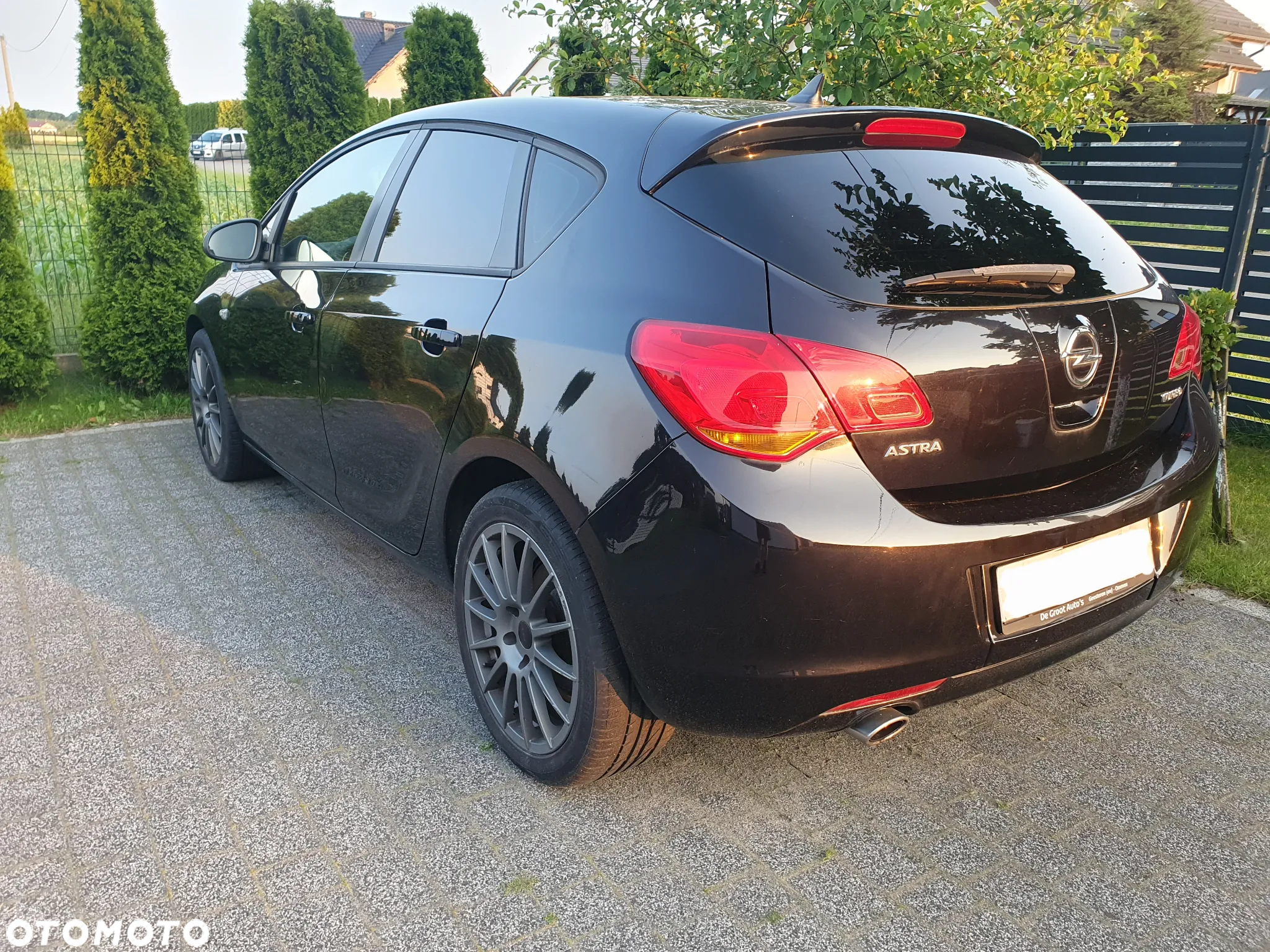 Opel Astra 1.6 Turbo Edition - 2