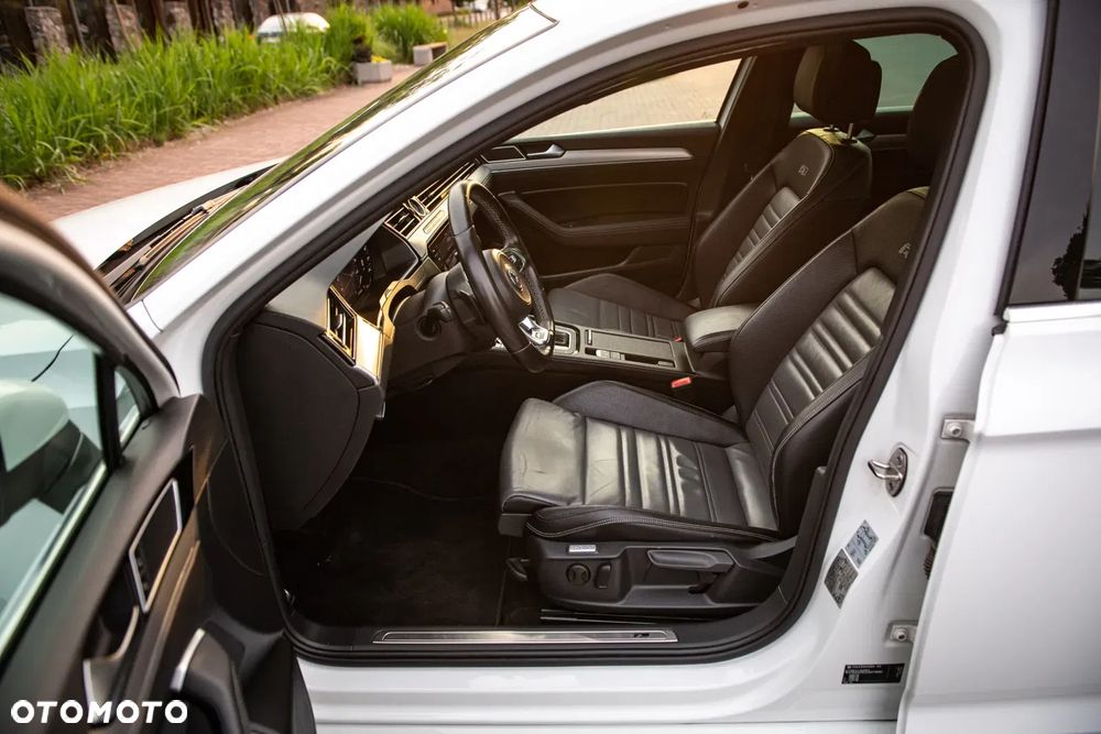 Volkswagen Passat - 14