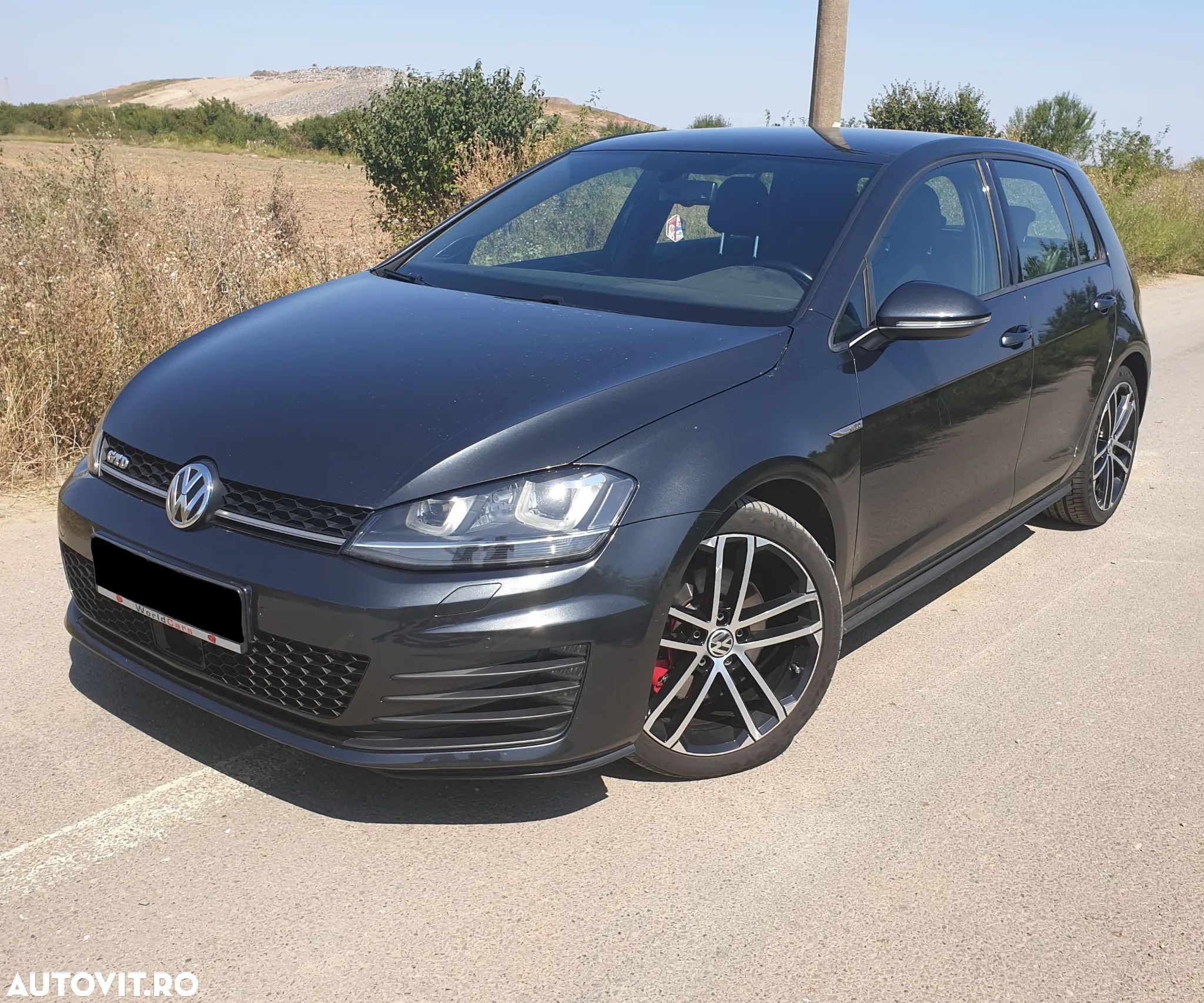 Volkswagen Golf 2.0 TDI DSG GTD - 1