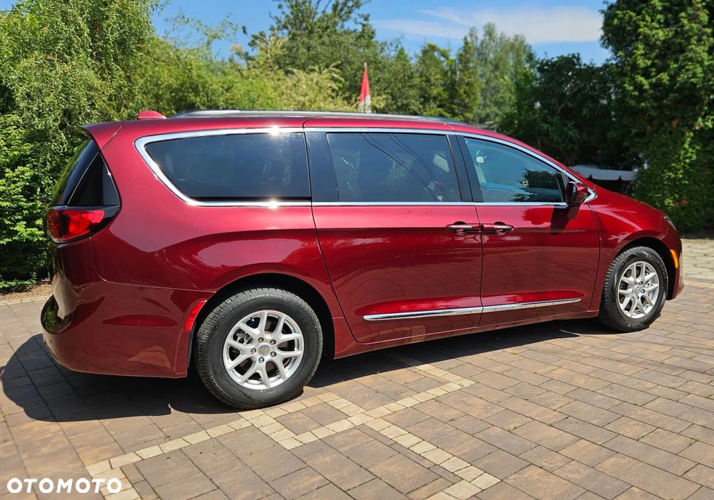 Chrysler Pacifica - 9