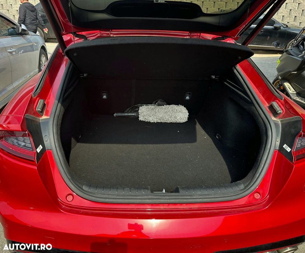 Kia Stinger 2.0 T-GDI GT Line - 11