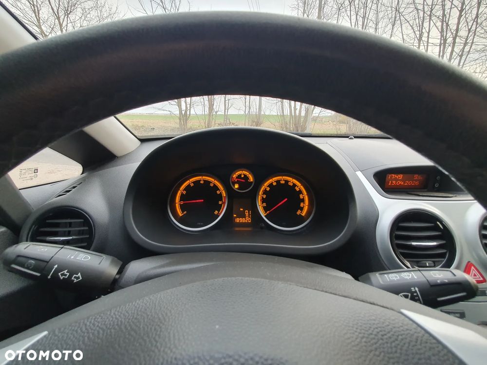 Opel Corsa 1.4 16V 150 Jahre - 13