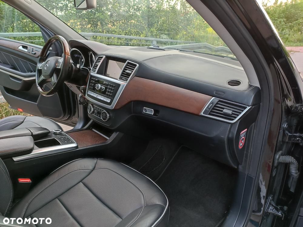 Mercedes-Benz GL 500 4-Matic - 16